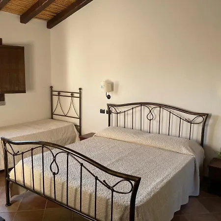 Li Paduleddi Country Guest House Olbia Exterior photo